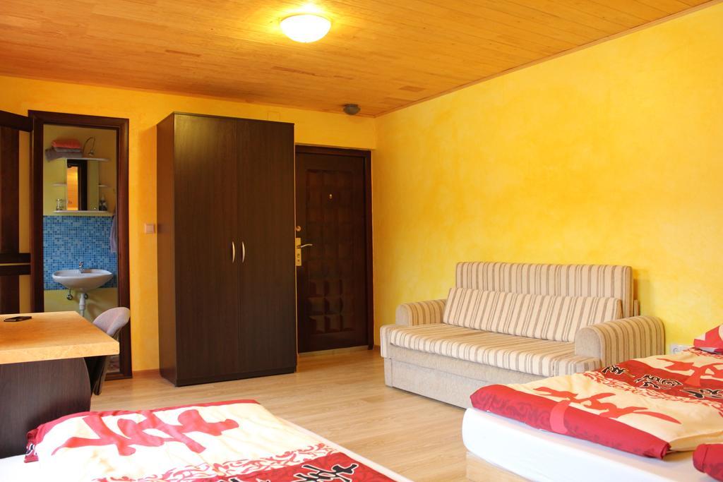 Raubichi Hotel Δωμάτιο φωτογραφία